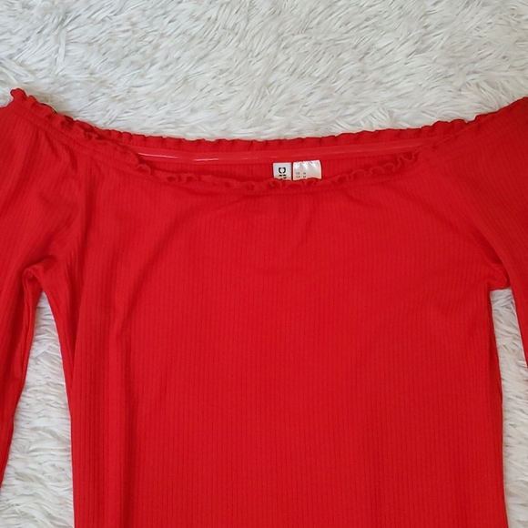 H&M Off the Shoulder Dress - Picture 2 of 4